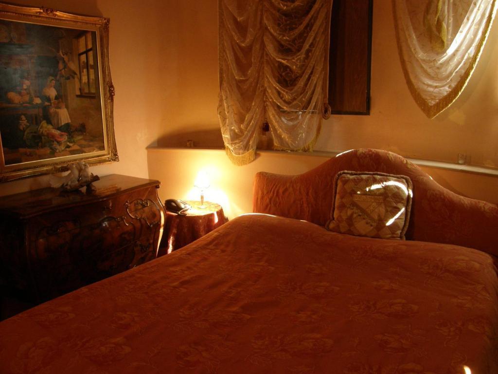 Hotel Castello Di Vigoleno Room photo