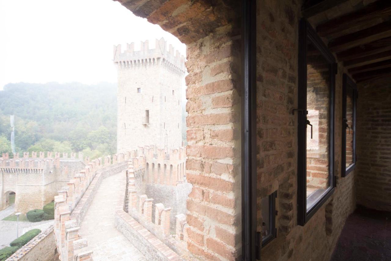 Hotel Castello Di Vigoleno Exterior photo